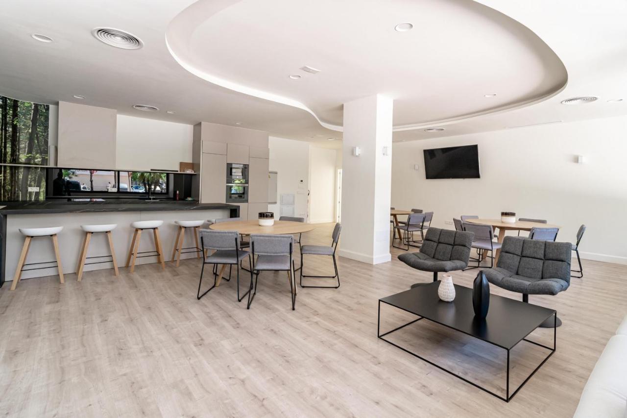 Inf32L- Modern City Apartment, Families Only Естепона Екстер'єр фото